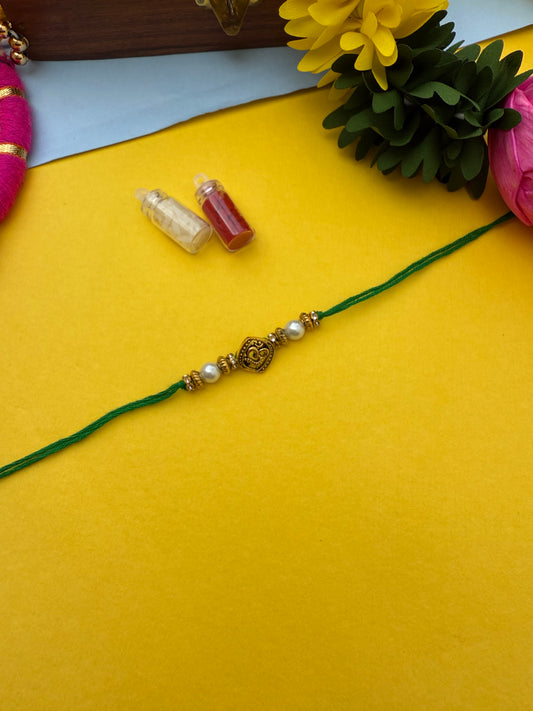Minimal om Rakhi by elegant style