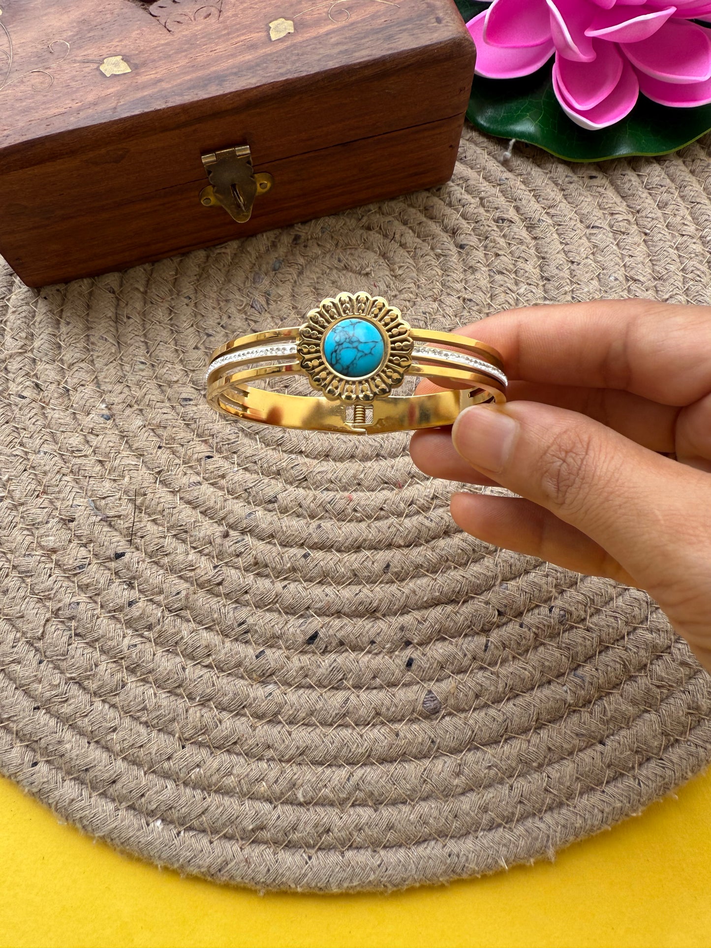 Sister Rakhi Hamper (Antitarinse jewellery)by elegantstyle