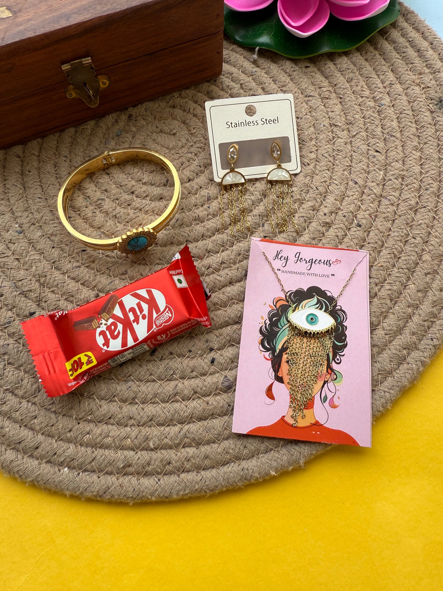 Sister Rakhi Hamper (Antitarinse jewellery)by elegantstyle