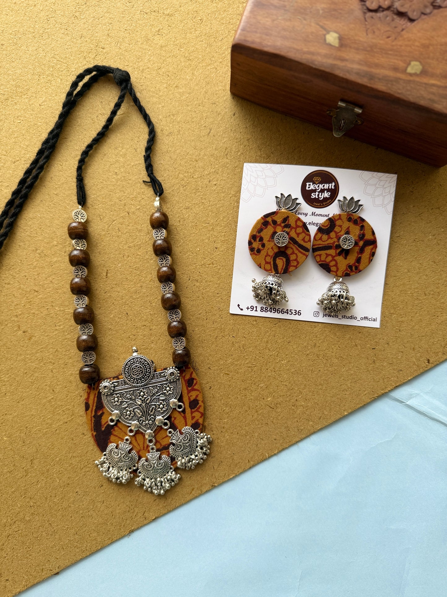 Beautiful fabric necklace set by elegantstyle