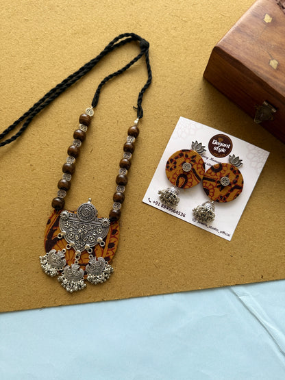 Beautiful fabric necklace set by elegantstyle