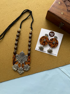 Beautiful fabric necklace set by elegantstyle
