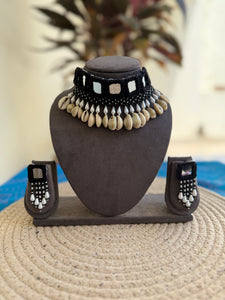 Black choker necklace by Elegantstyle