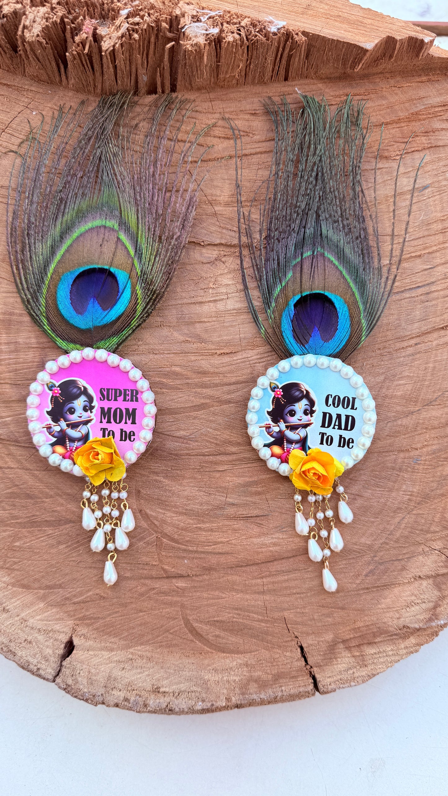 Babyshower brooches by elegant